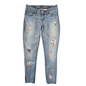 Levi's Jeans Women 26 Distressed Boho Patches Low Rise Bold Curve Skinny W32 L28